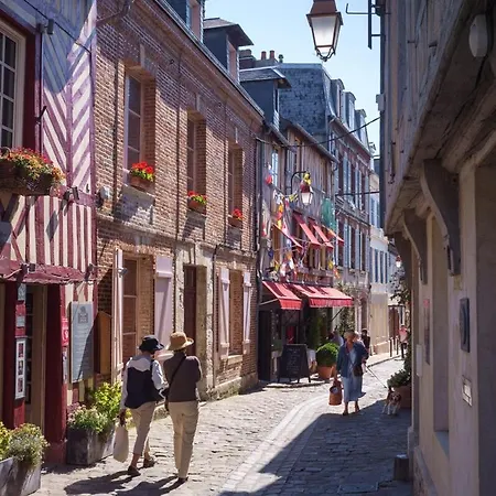 Holiday home Modern Townhouse In With Secure Parking *