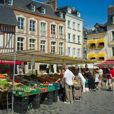 Modern Townhouse In With Secure Parking * Honfleur