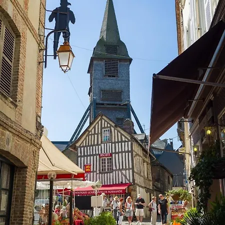 Holiday home Modern Townhouse In With Secure Parking *