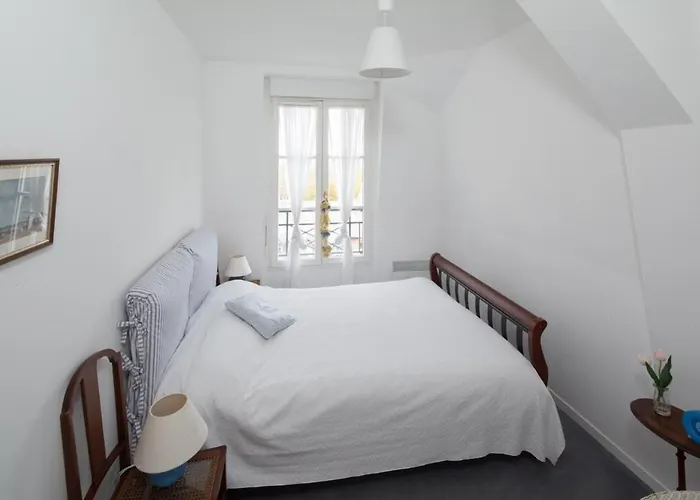 Modern Townhouse In With Secure Parking 펜션 옹플뢰르