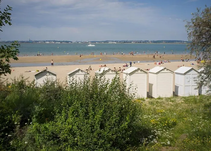 Modern Townhouse In With Secure Parking 옹플뢰르