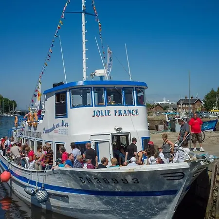 Modern Townhouse In With Secure Parking Дом отдыха Онфлёр