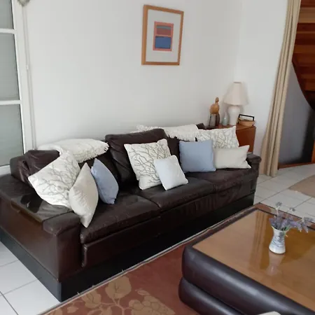 Modern Townhouse In With Secure Parking Casa de Férias *