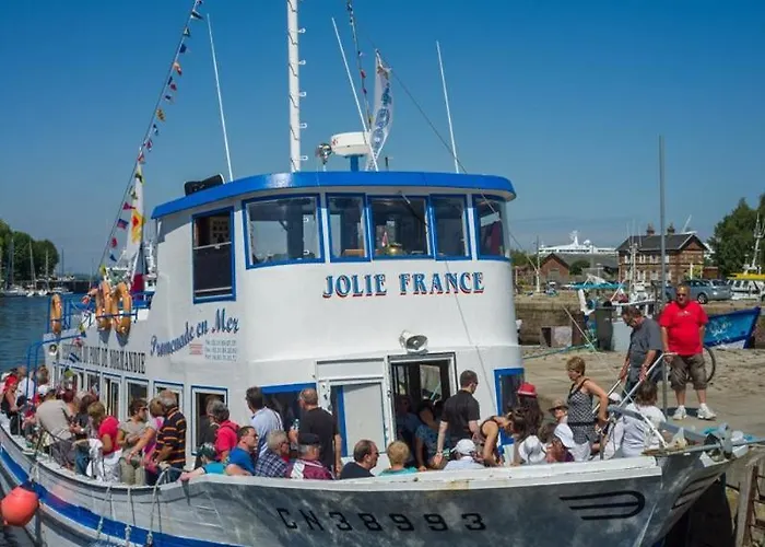 Modern Townhouse In With Secure Parking Holiday home Honfleur