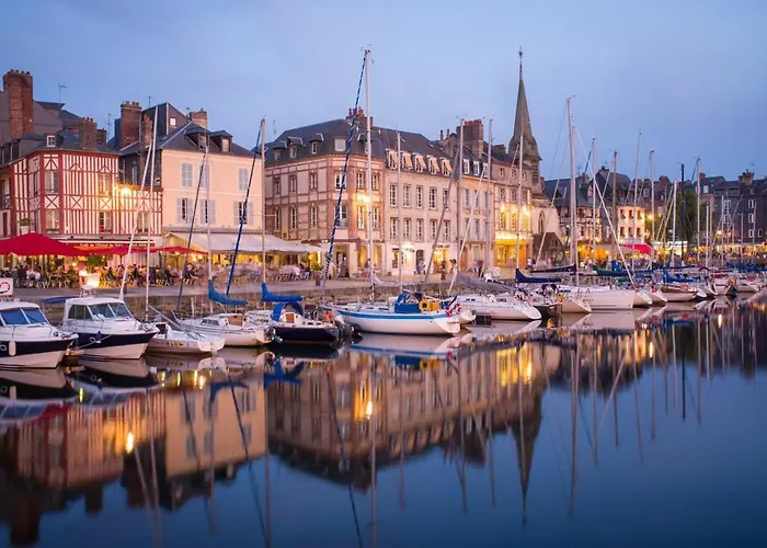 Modern Townhouse In With Secure Parking Holiday home Honfleur