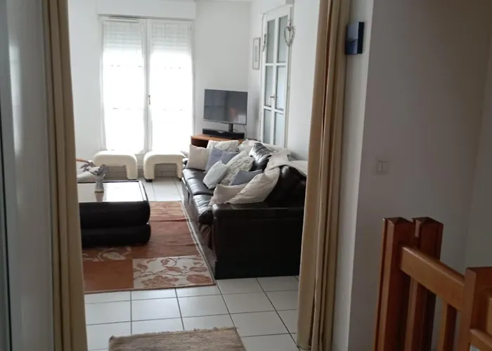 Modern Townhouse In With Secure Parking * Honfleur